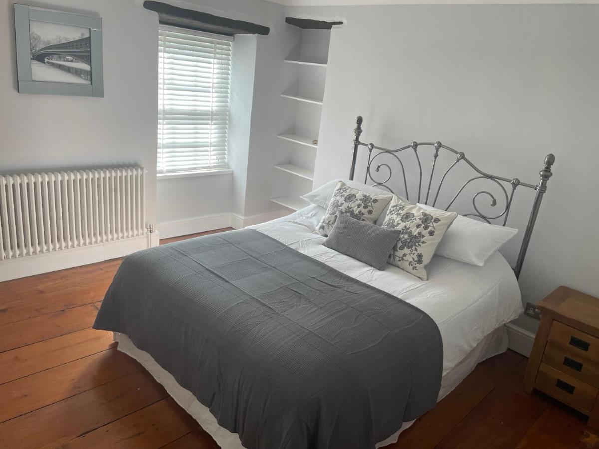 17 Eastgate Villa Cowbridge Exterior photo