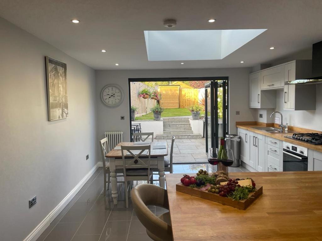 17 Eastgate Villa Cowbridge Exterior photo
